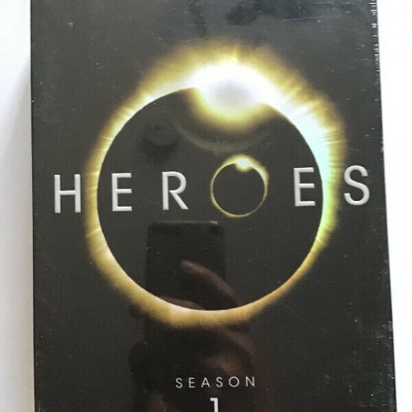 Amélie Poulin, Glee, Chuck, heroes, revenge - Picture 5 of 10